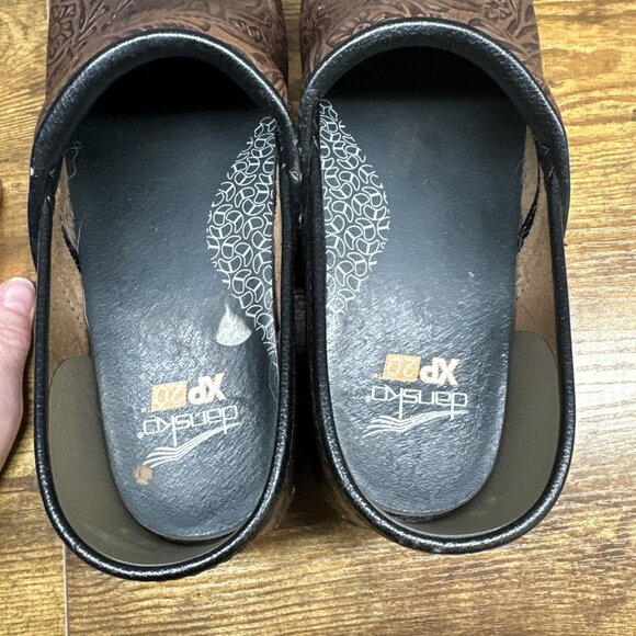 Dansko Shoes Womens 10 EU41 XP 2.0 Brown Floral Tooled Leather Clogs Mules - Picture 8 of 10